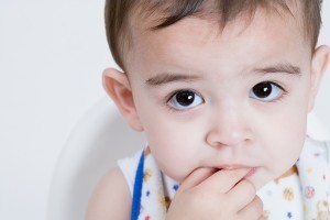 8 motive pentru care ar putea plange un copil si sugestii pentru a-l linisti