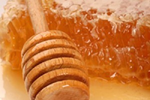 Ultimul trend in materie de frumusete: tratamente de infrumusetare pe baza de miere