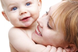 Alaptarea - legatura emotionala dintre mama si bebe